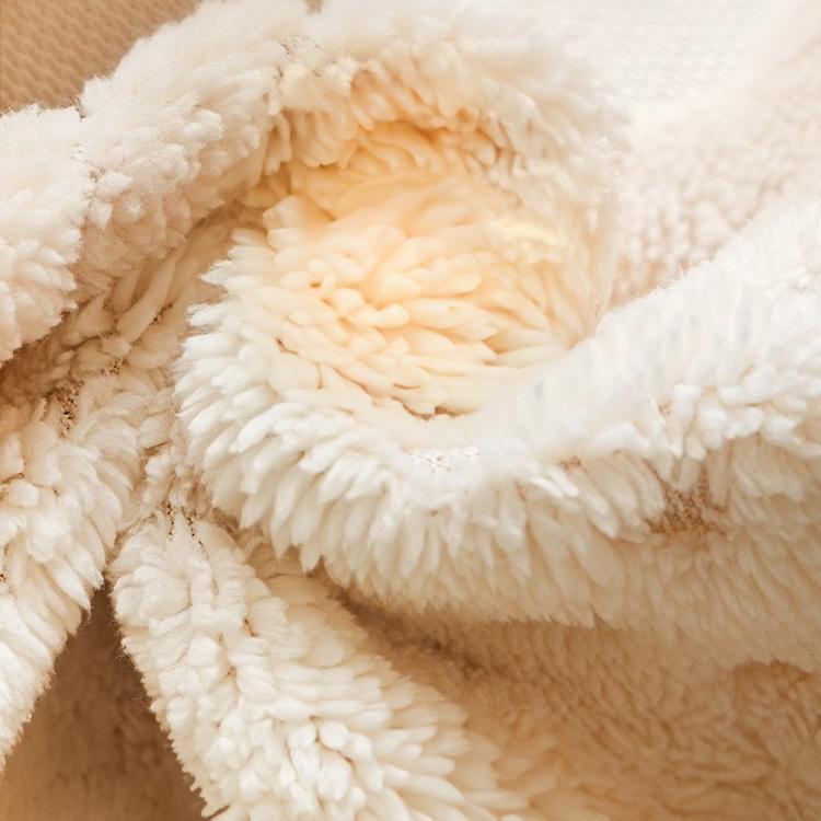 Scalloped Plush Sofa Cover with Geometric Border — 详情_10 product detail