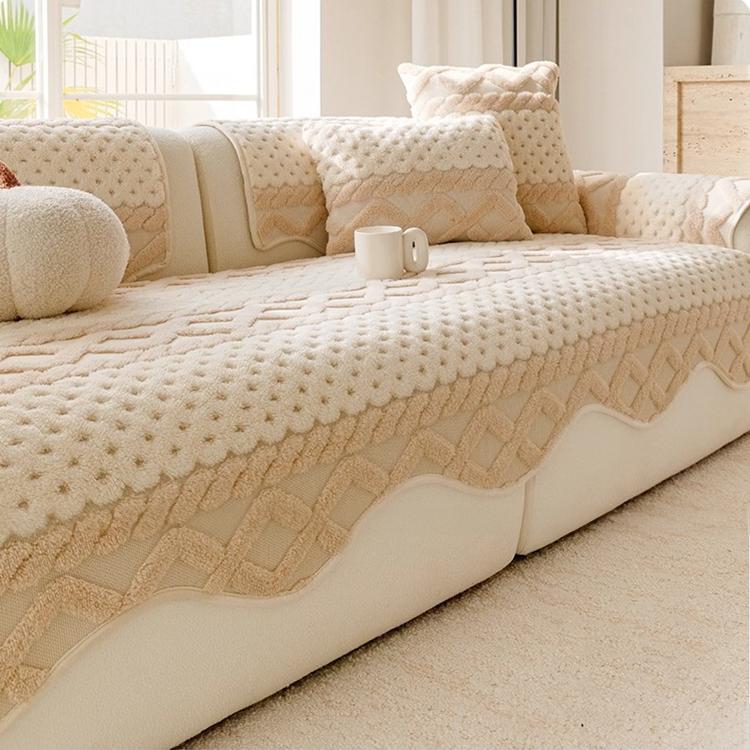 Scalloped Plush Sofa Cover with Geometric Border — 详情_30 product detail