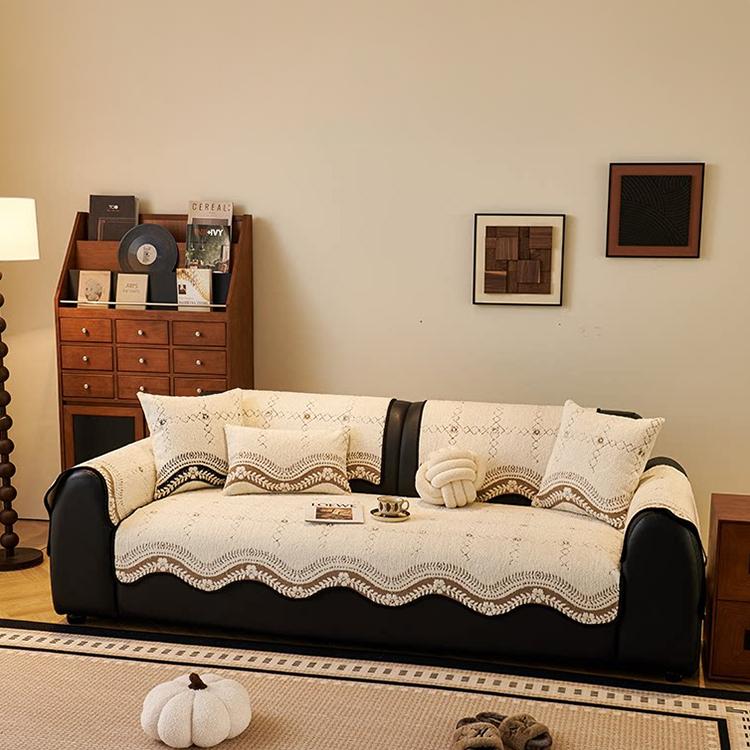 Scalloped Patterned Fleece Non-Slip Couch Cover — fabric, design and styling detail 04