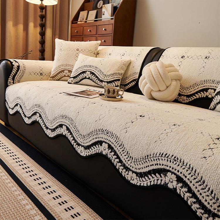 Scalloped Leaf Black couch cover — Scalloped Patterned Fleece Non-Slip Couch Cover