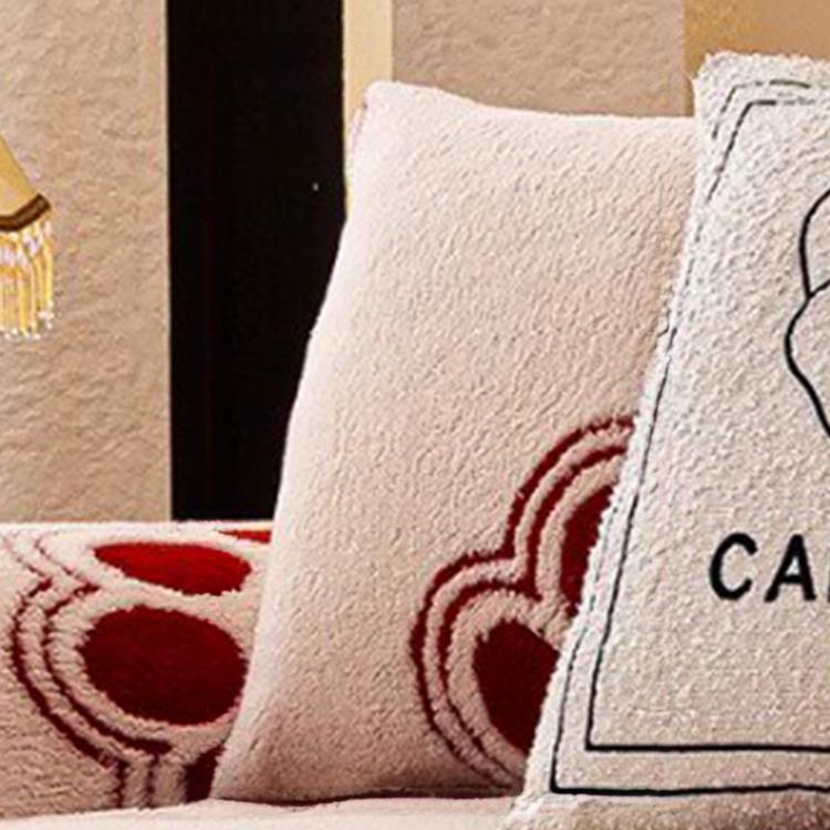  Red pillow cover — Cozy Paw Print Plush Non-Slip Couch Cover