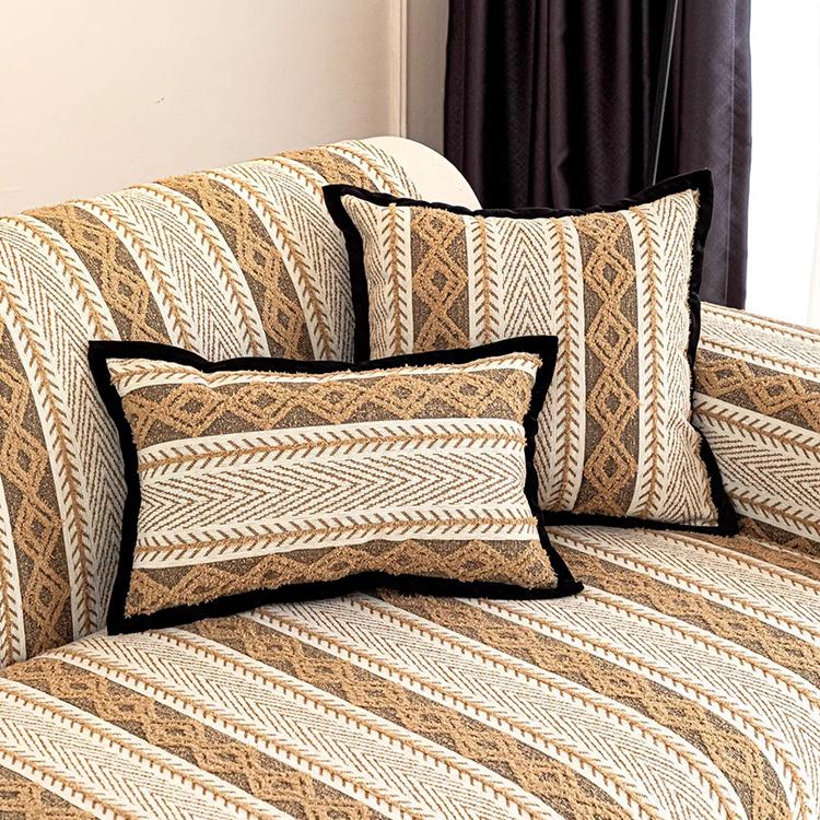 Coordinating striped pillow cover arrangement — gsft-9059