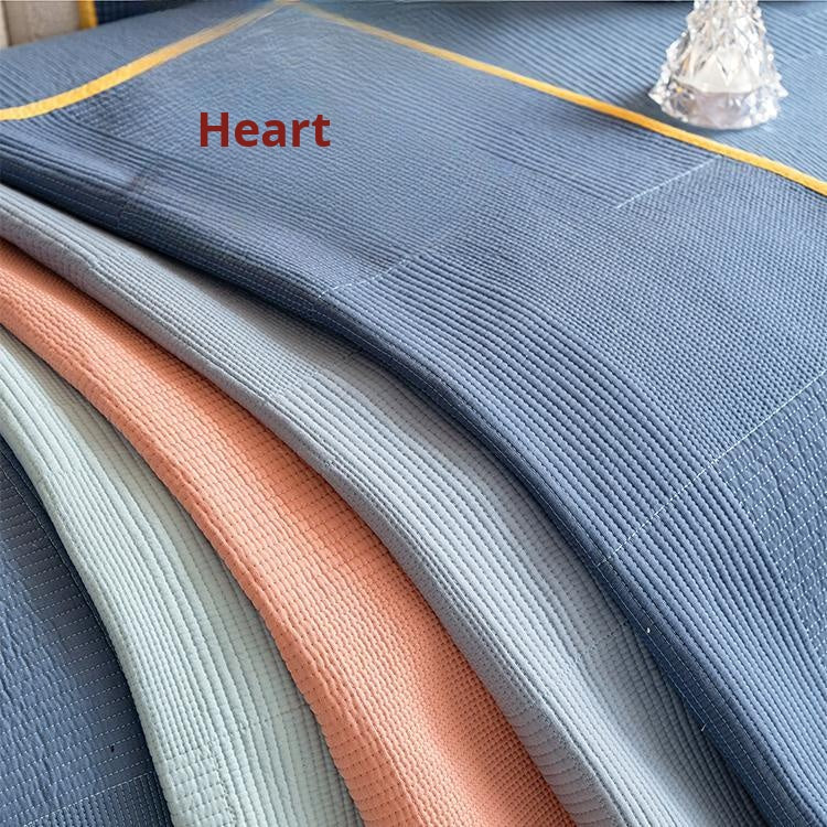Quilted heart motifs and contrasting edge trim — gsft-9065