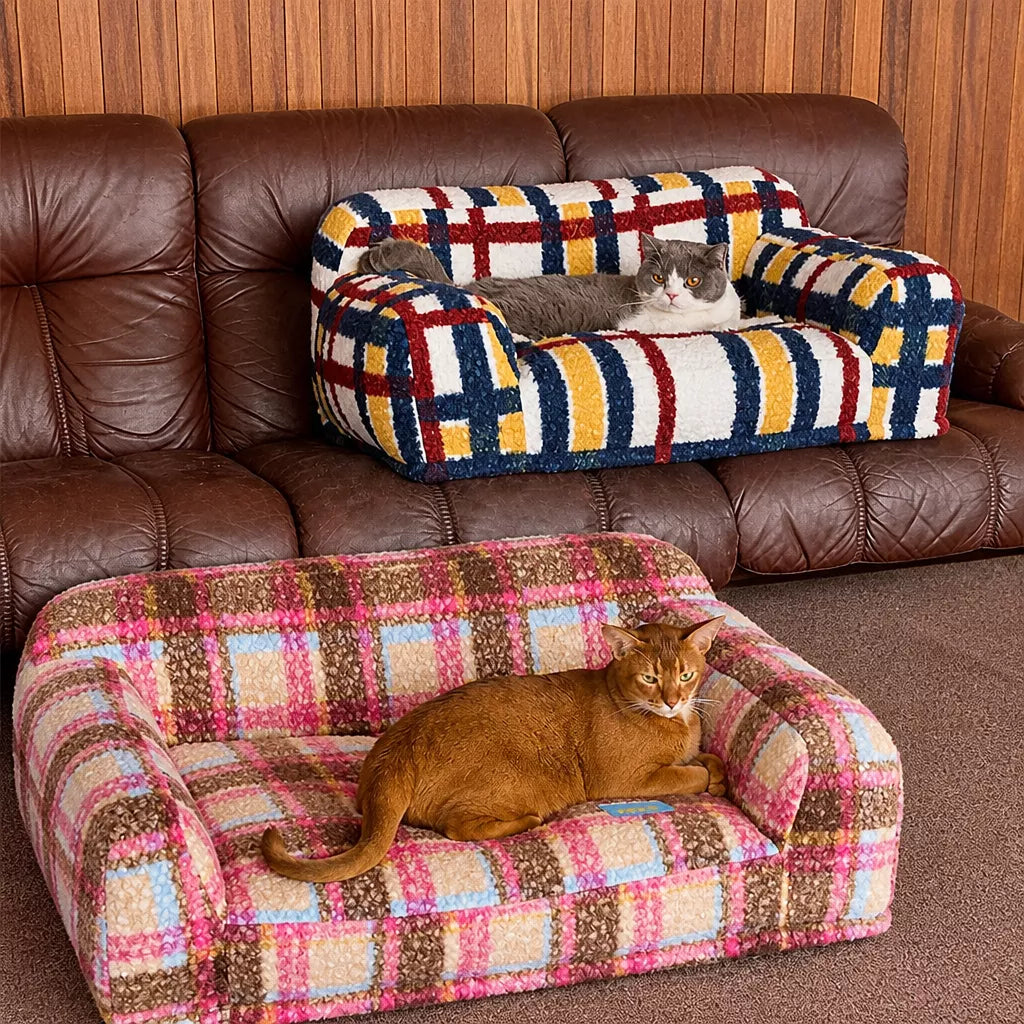 Vintage-Style Plush Sofa Bed for Dogs and Cats