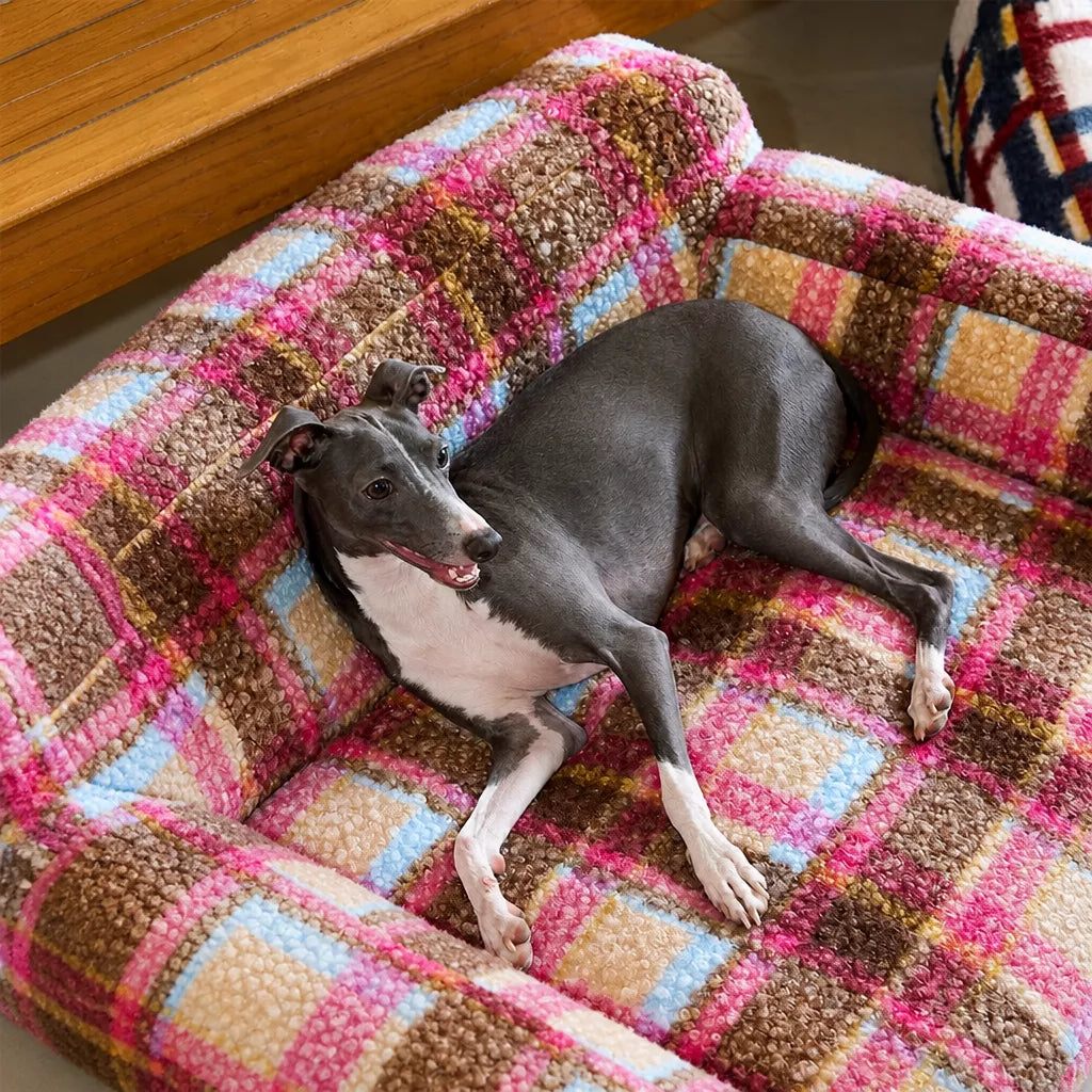 Vintage-Style Plush Sofa Bed for Dogs and Cats