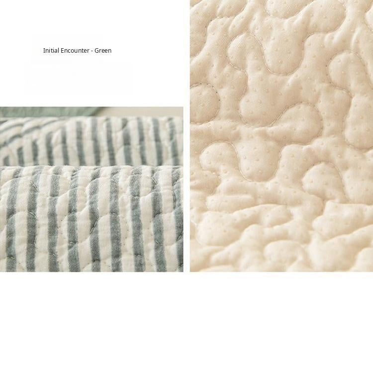 Reversible Patterned Cotton Couch Cover detail showing the reversible construction