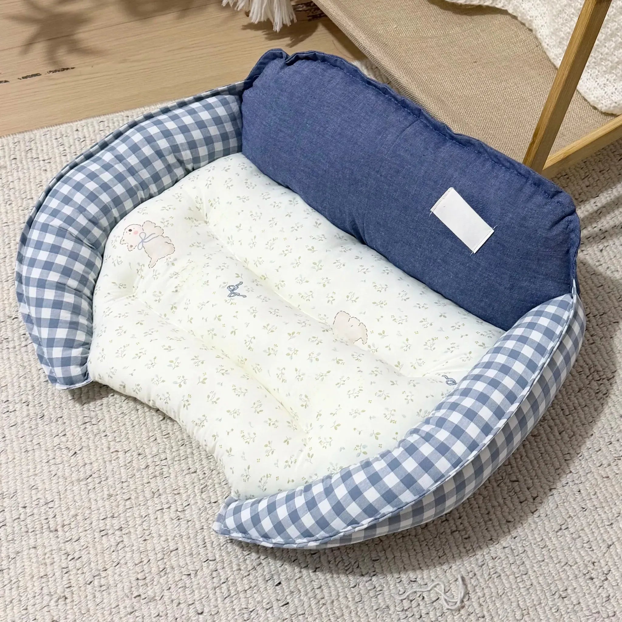 Curved Sofa Pet Bed with Padded Headrest and Bolsters in Blue Hauptbild