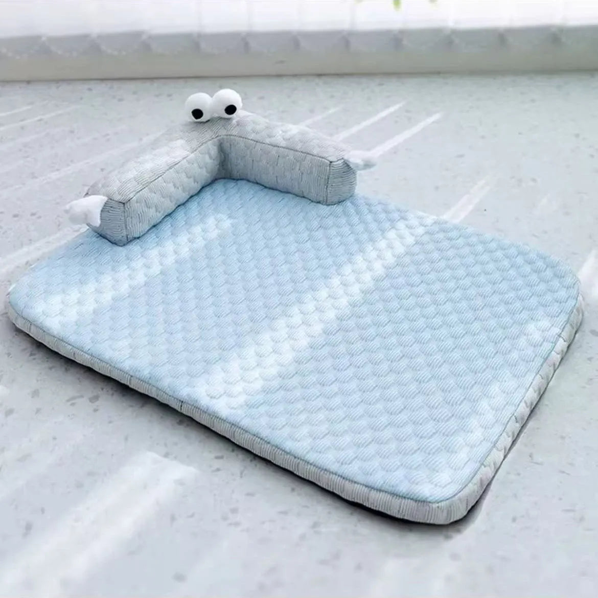 Cooling Dog Bed with Removable Bone-Shaped Bolster – detail view 12